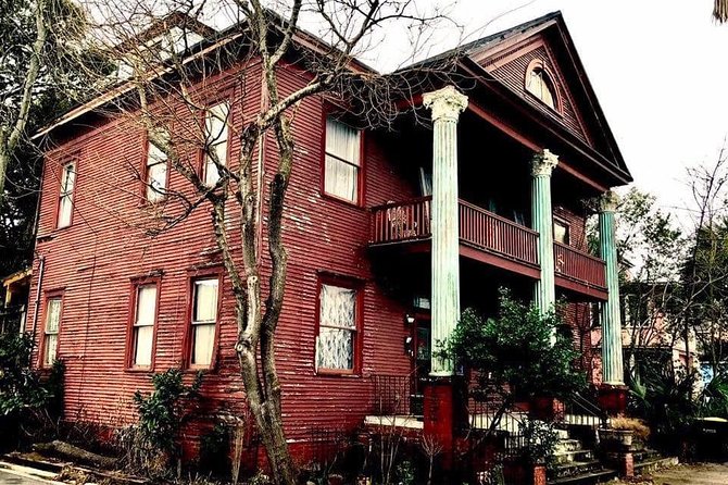 90 Minute Historic Savannah Walking Haunted Bar Pub Crawl - Pinkie Masters, Jimmy Carter, and the pub crawl question