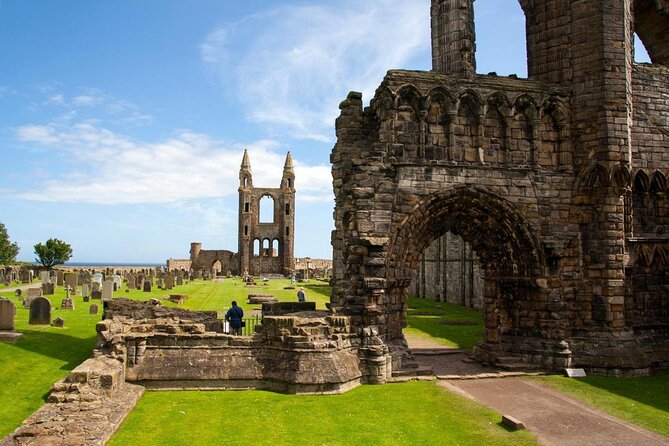 A Wee Walk and a Cocktail in St. Andrews - A compact introduction to St Andrews