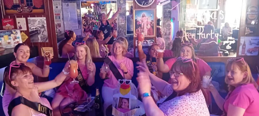 Albufeira: Cocktail Making Class and Karaoke Party with DJ - Your two cocktails, including one made behind the bar