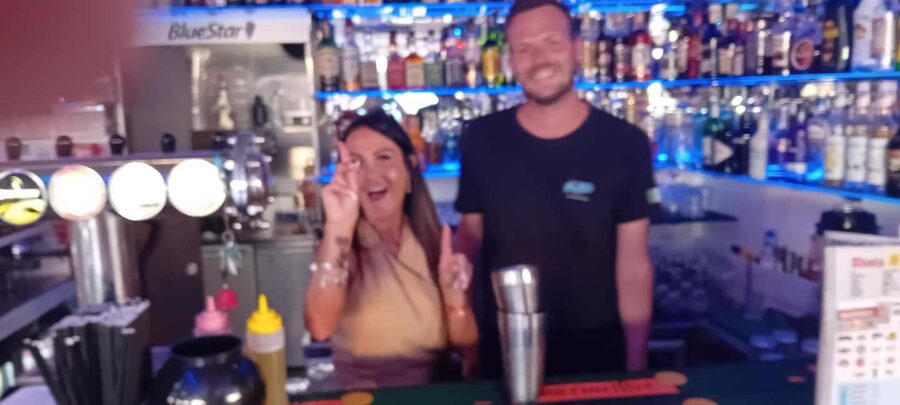 Albufeira: Cocktail Making Class and Karaoke Party with DJ - What the two-hour schedule feels like