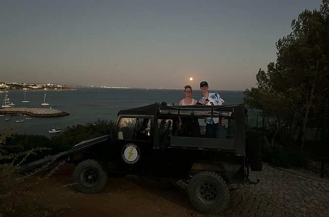 Albufeira PRIVATE Night Tour with Cocktails & Drinks - Why the private format can be worth the price