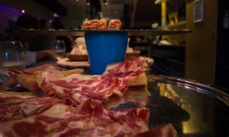 Alicante: Central Market Guided Food Tour with Tapas Bars - The second walk and second tapas bar