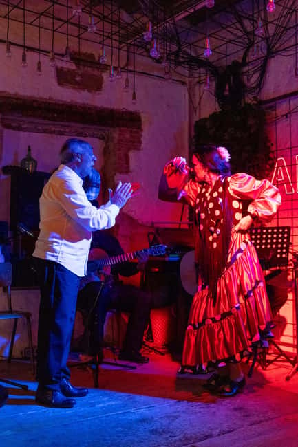 Alicante: Fusion Flamenco Show and Gastronomy at Blacky Bar - Arriving on Villavieja Street