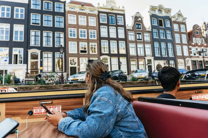 Amsterdam: City Centre Canal Cruise & Free Flower Cocktail - The flower cocktail and what the $19 price buys