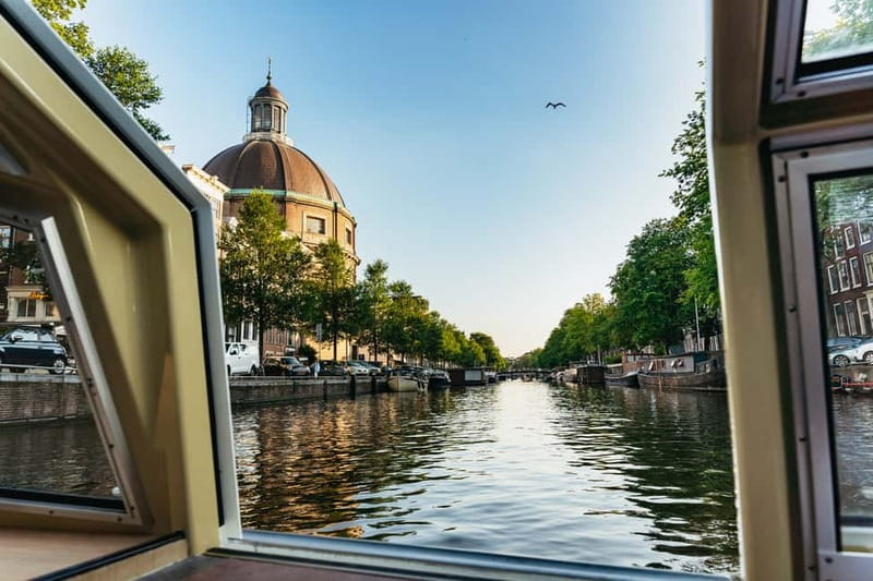 Amsterdam: City Centre Canal Cruise & Free Flower Cocktail - Practical ways to get more from the ride