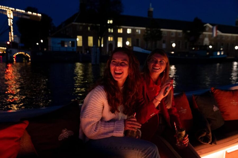 Amsterdam: Evening Canal Cruise with (Open) Bar on Board - Timing and meeting point advice