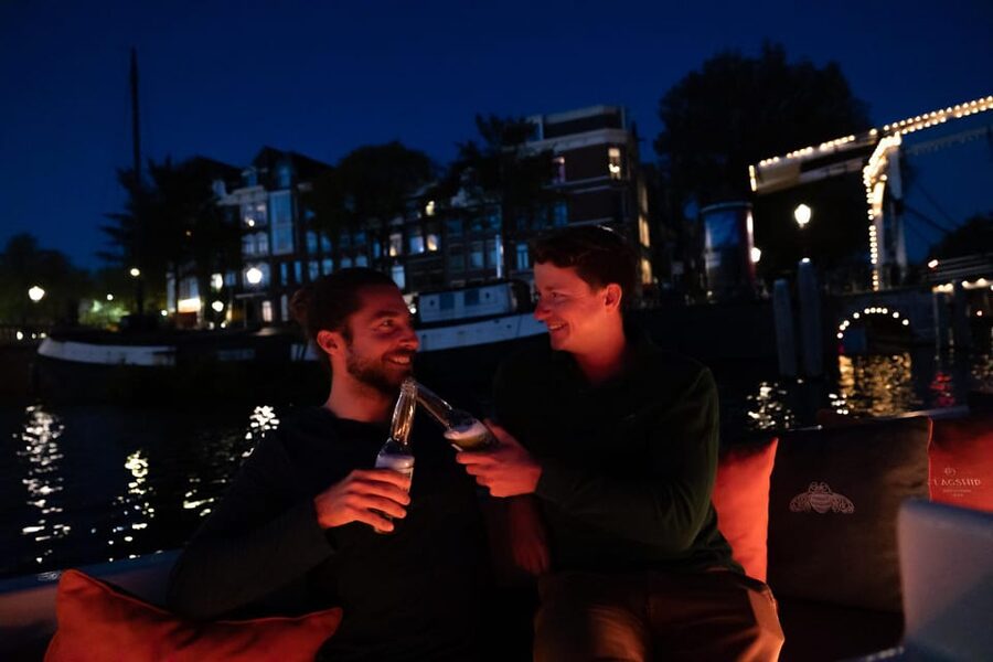 Amsterdam: Evening Canal Cruise with (Open) Bar on Board - Who will enjoy this cruise most?
