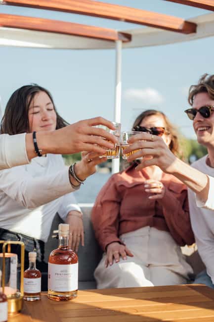 Amsterdam: Evening Lights Cruise incl. Cocktail & Waffle - Is $19 good value for Amsterdam?