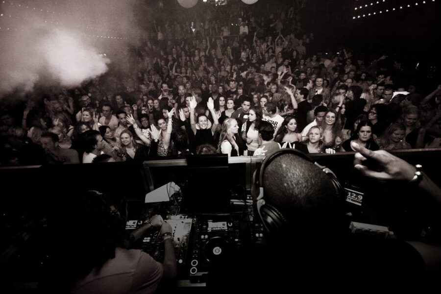 Amsterdam: House of Bols Entry Ticket and Nightlife Ticket - Drinks, discounts, and small extras