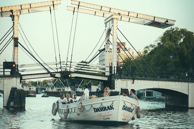 Amsterdam: Luxury Boat Cruise Unlimited Cocktails, Beers & Wines - What you see during the one-hour route