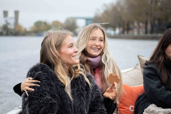 Amsterdam: Luxury Saloon Boat Cruise with Cocktails & Waffle - Prinsengracht, the Flower Market, and Amsterdam-Centrum