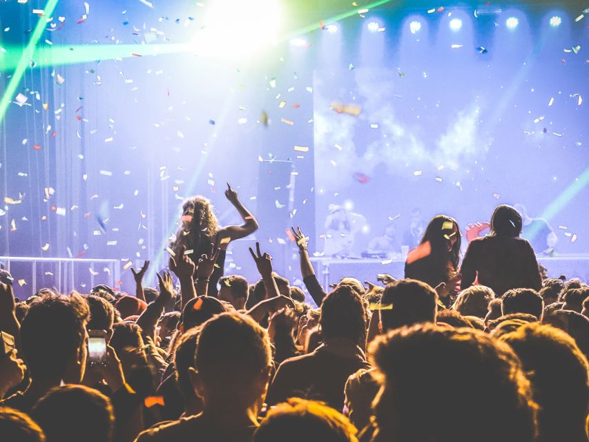 Amsterdam: Nightlife Ticket with Champagne and Cruise - Key points to know before booking