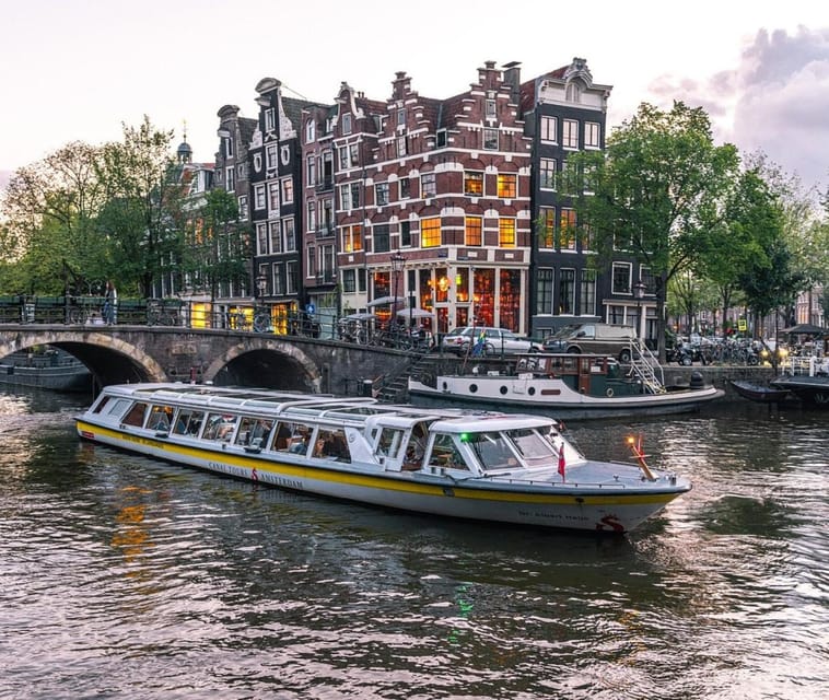 Amsterdam: Nightlife Ticket with Champagne and Cruise - Lunar Crazy Karaoke and the included bottle