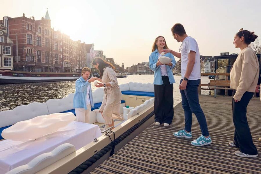 Amsterdam: Smoke & Cruise on covered Cannabis Boat With Bar - Starting at Oudezijds Voorburgwal 230