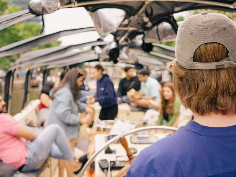 Amsterdam: Spanish Guided Open Boat Cruise with Bar Onboard - Who will get the most from this cruise?