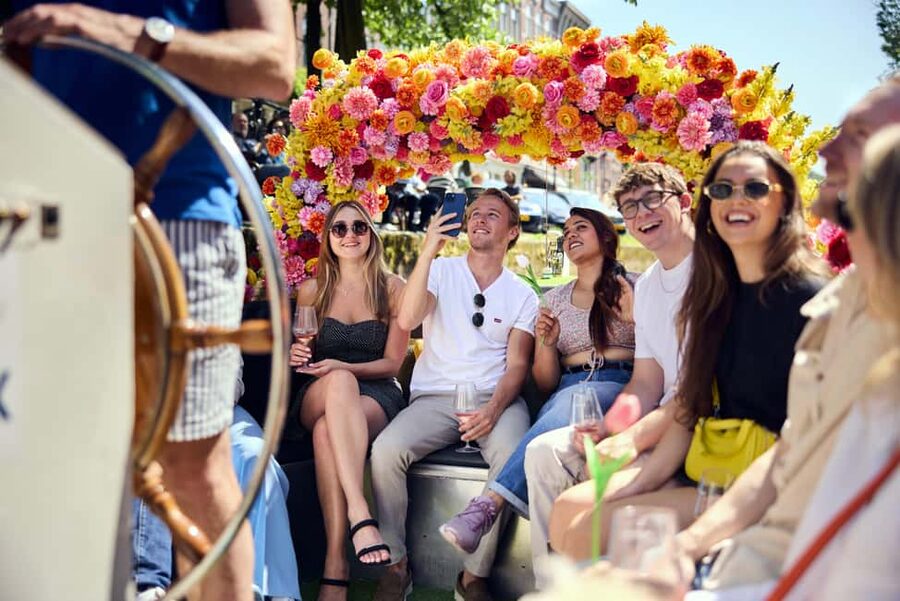Amsterdam: The Original Flower Boat with Local Guide and Bar - Herengracht, the longest cruising section