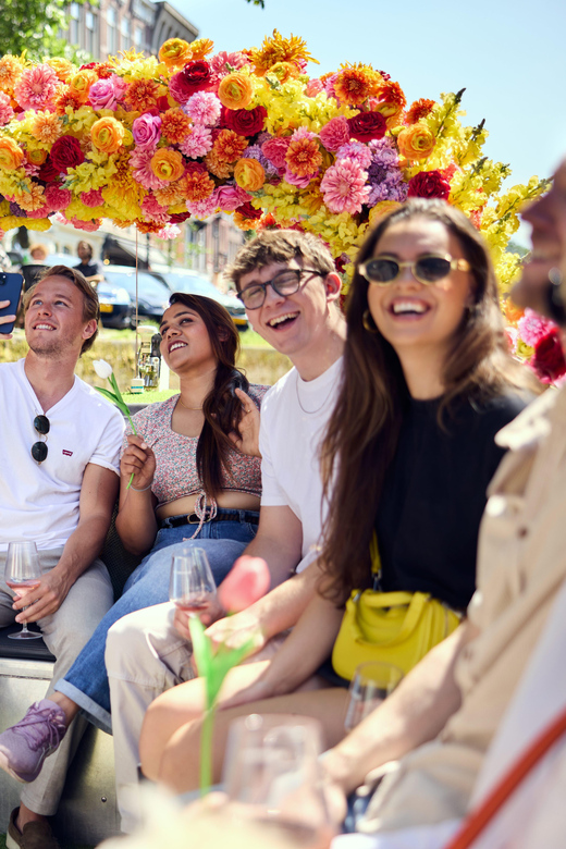 Amsterdam: The Original Flower Boat with Local Guide and Bar - Prinsengracht and the Flower Bike Man story