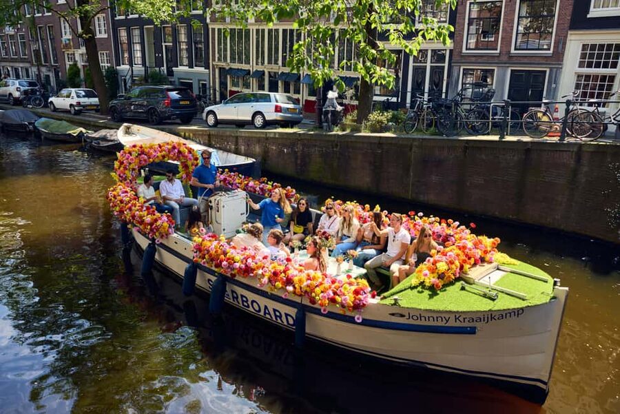 Amsterdam: The Original Flower Boat with Local Guide and Bar - Oudeschans, your first look at the old waterways