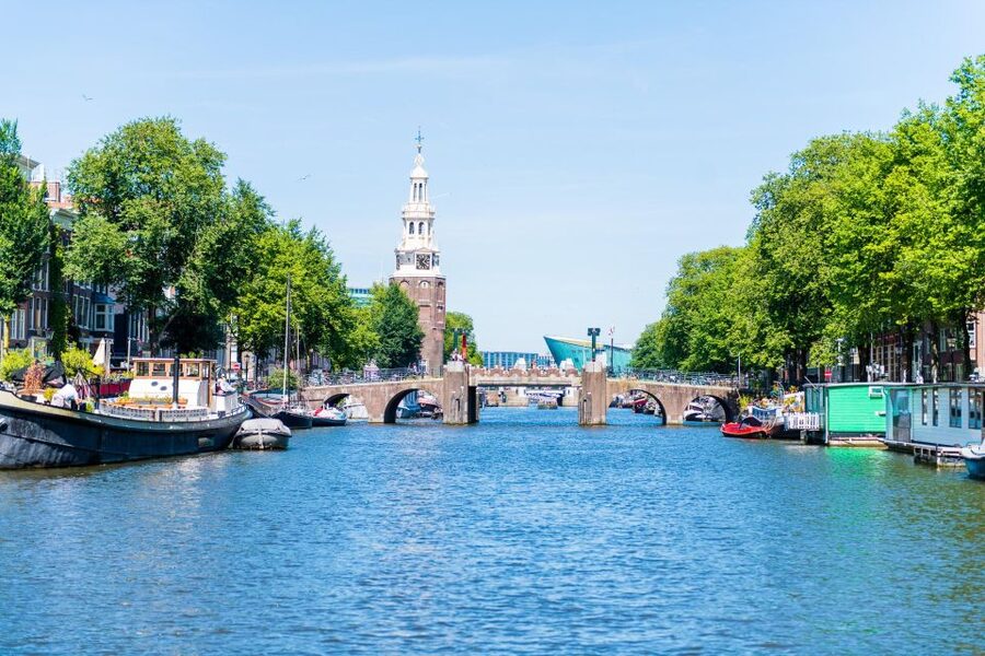 Amsterdam: Traditional Canal Cruise with Bar on Board - Magere Brug, a classic Amsterdam photo stop