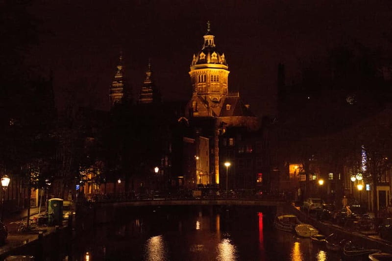 Amsterdam: Unlimited Cocktails Cruise on the Canals - Who should book this evening cruise