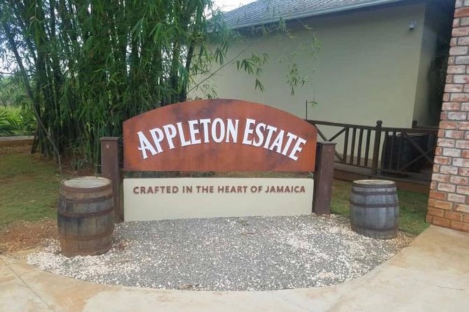Appleton Estate Rum and Floyd's Pelican Bar Tour - Taking the fishing boat to Floyd’s Pelican Bar