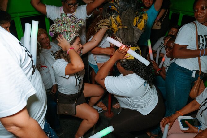 Aruba Nightlife Party Bus with Unlimited Drinks & DJ on Road Jam - Stop one: karaoke in Noord