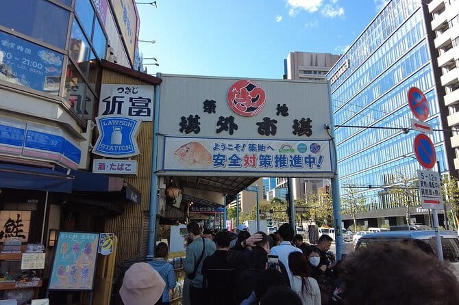 Authentic Japanese Karaoke Bar Hopping in Tokyo Night - Who will enjoy this evening most