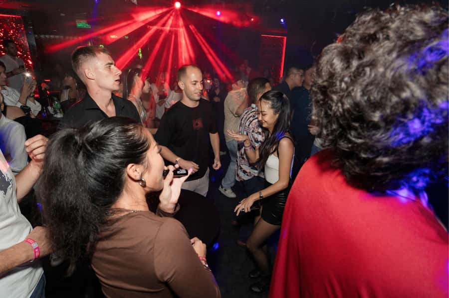 Bangkok: Bar and Club Crawl - The real price of the night