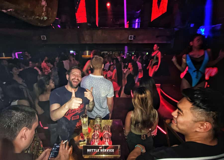 Bangkok: Bar and Club Crawl - Dress codes are not a small detail