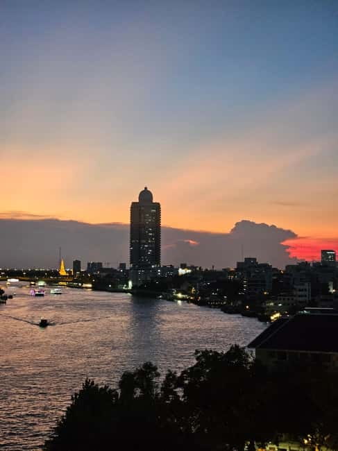 Bangkok: Bar hop Sunset, Dinner, speakeasy, and live music. - Riding through Bangkok by tuk-tuk