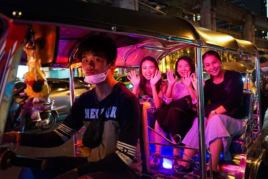 Bangkok Bar Hopping Tour in Siam - Meeting your guide near Chit Lom