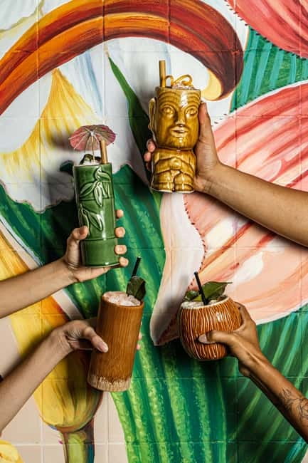Bangkok: Bar.Yard Rooftop Bar Kimpton Maa-Lai F&B Packages - What the 90-minute package includes
