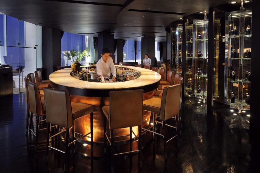 Bangkok: Lebua Rooftop Bar Reservation & Round-Trip Transfer - The private ride from your central Bangkok hotel
