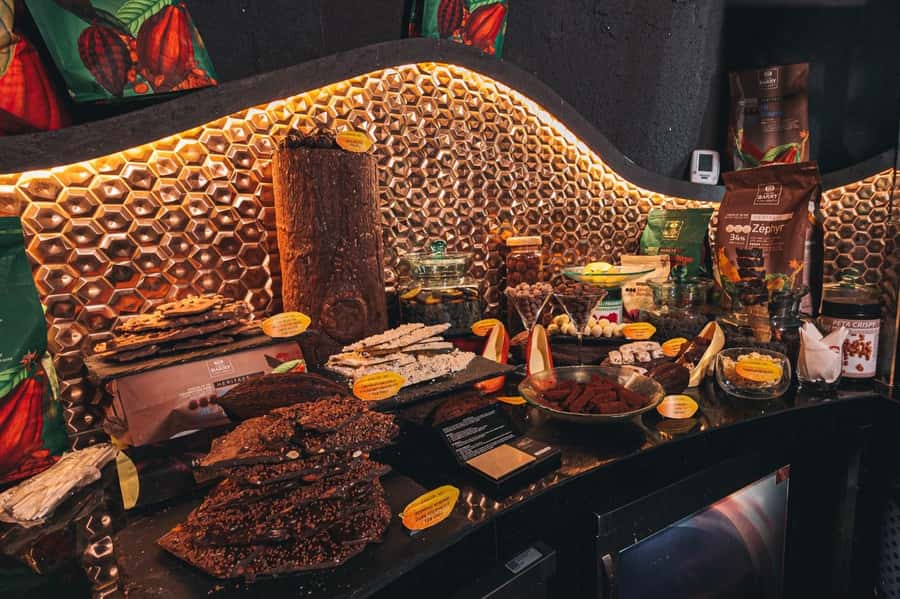 Bangkok: Red Sky 57th Floor COCOA XO Bar - What you can eat, and what is not clearly included