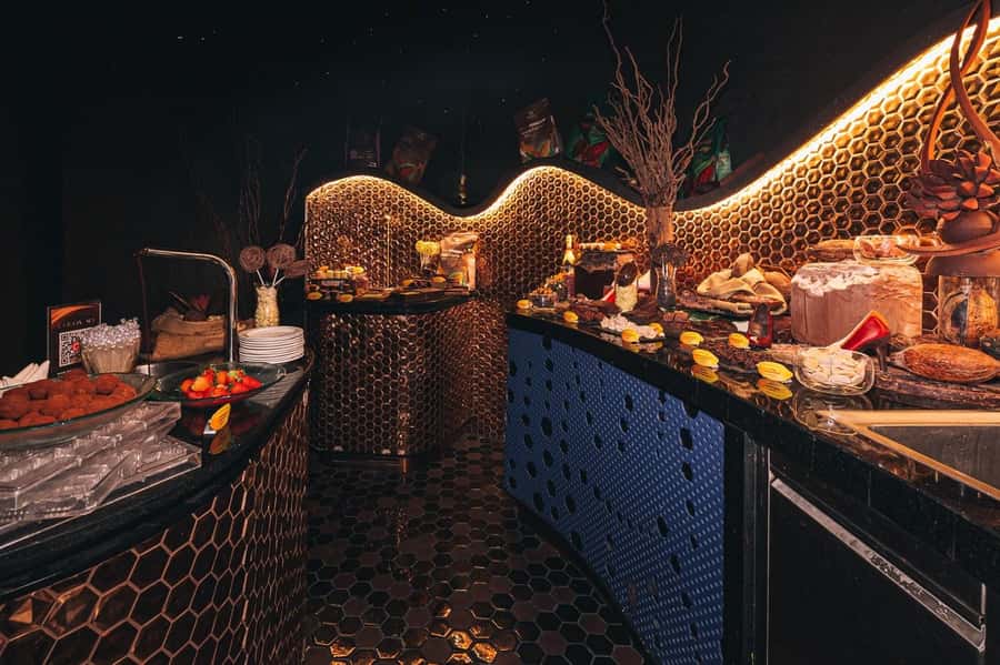 Bangkok: Red Sky 57th Floor COCOA XO Bar - Who will enjoy COCOA XO Bar most