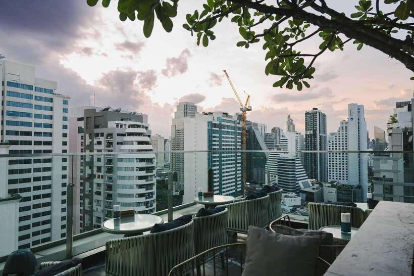 Bangkok: Sky on 20 Rooftop Bar With Free Flow Drinks - Getting there and fitting it into Sukhumvit