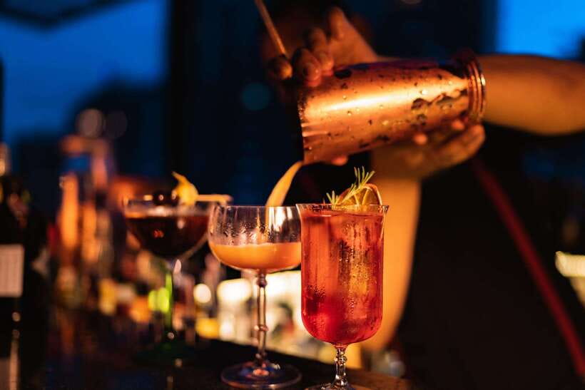 Bangkok: The Speakeasy Rooftop Bar At Hotel Muse - Arriving at Hotel Muse and finding your table