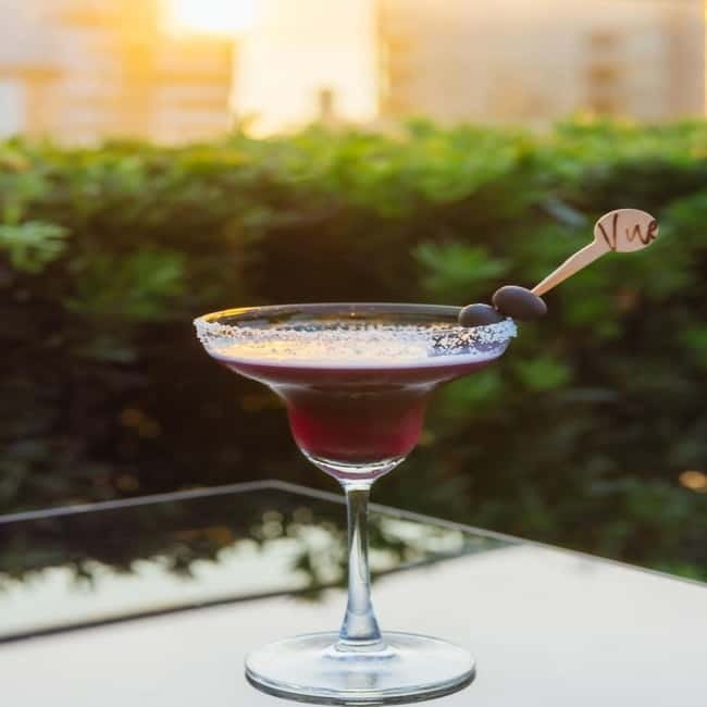Bangkok: The Vue Bar Rooftop at Mercure Bangkok Sukhumvit 24 - Booking advice for a non-refundable plan