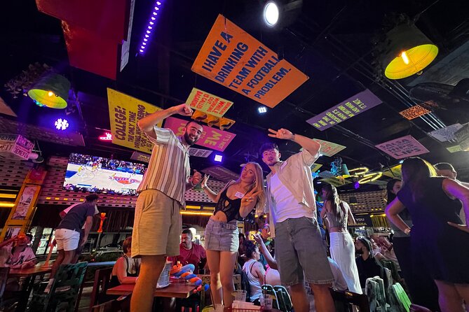 Bar Crawl Madness Tour in Cancun - The 9:30 PM start at Señor Frog’s
