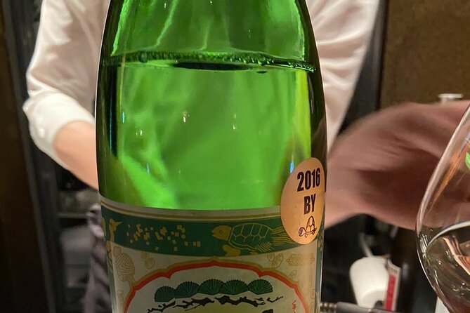 Bar Hopping Tour with a local Guide in Shinjuku - What Shingo adds to the evening