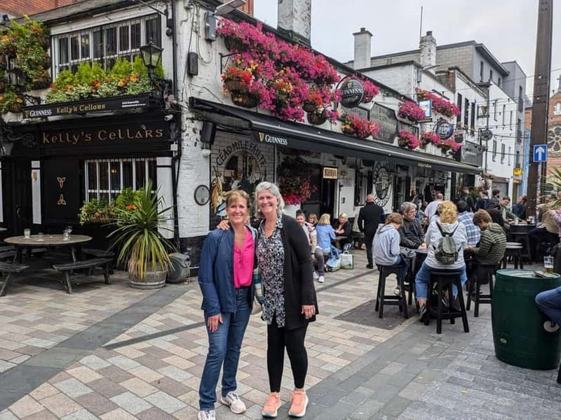 Belfast: Pub Crawl and Bar Walking Tour with Two Drinks - What the $19 price really covers