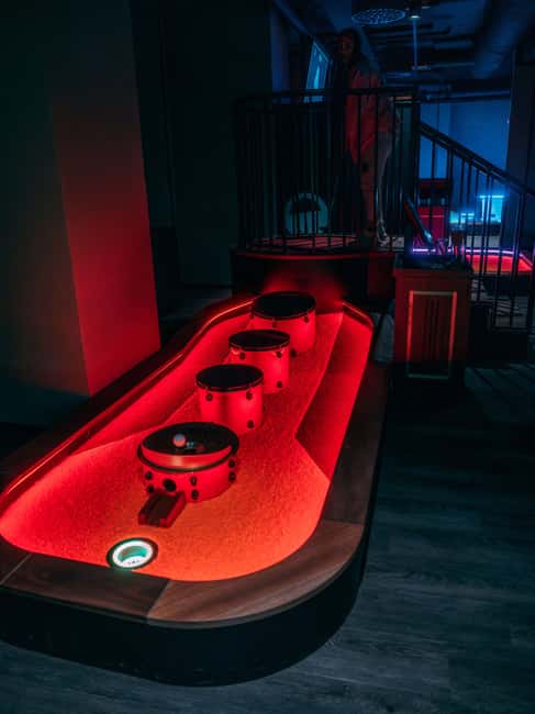 Bergen: High-Tech Minigolf in Top Bergen Activity Bar! - Key points at a glance