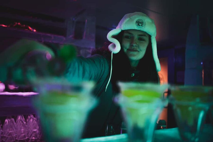 Bergen: Magic Ice Bar Entry Ticket with Welcome Drink - Entering Bergen’s sub-zero art gallery