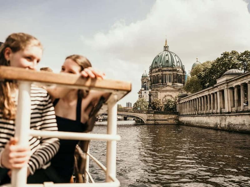 Berlin's Wild East: Nightlife & Counterculture Boat Tour - Treptower Park and Youth Island