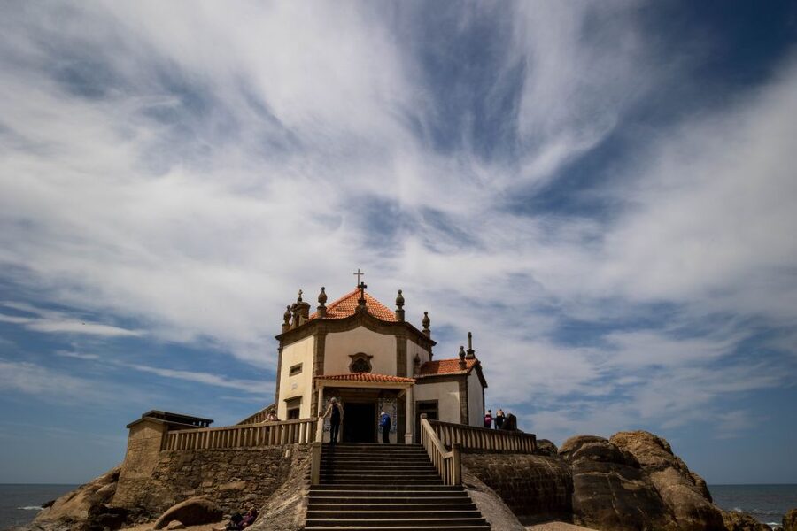 Best views to Porto from Gaia. VW Kombi tour with cocktail - Senhor da Pedra Chapel on the rock