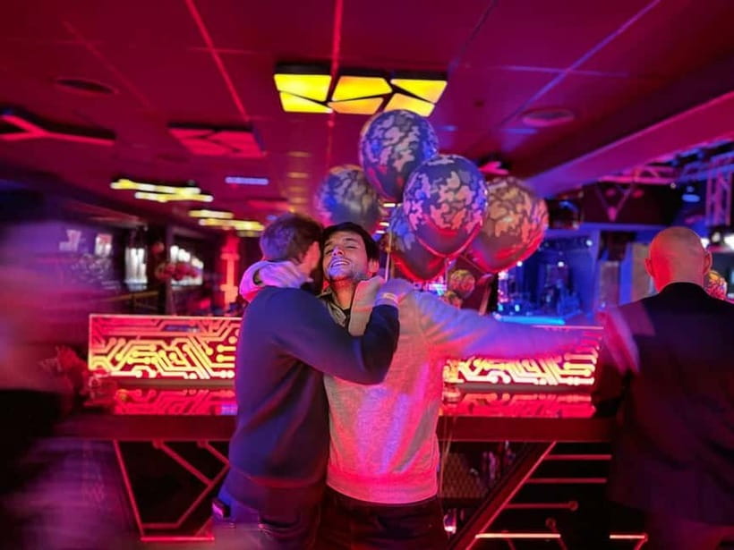Bishkek Nightlife:How Metropolis Lives(Taste Crafted Drinks) - Walking through Soviet Bishkek after dark