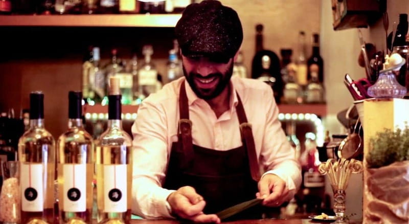 Bologna: Guided Bar Crawl in the Old Town - Games, conversation, and the international group