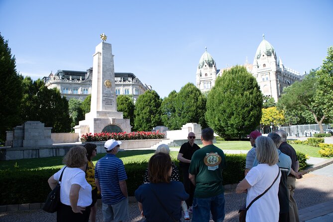 Born Under The Red Star - Communist tour with Coffee in a Retro Bar - From the Opera to the Soviet memorial