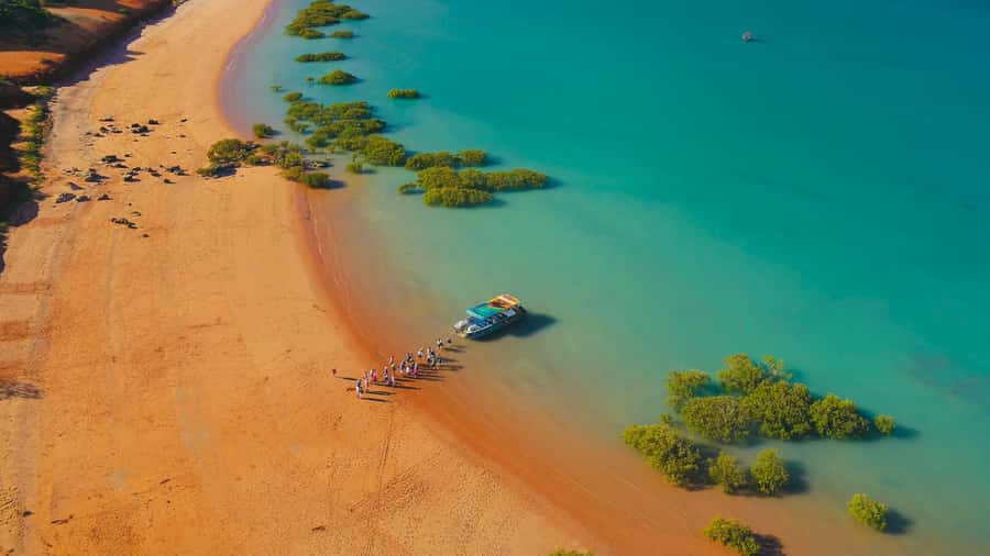 BROOME: DINOSAUR ADVENTURE CRUISE - With Tapas and Cocktail - Why the dinosaur footprints are the real highlight