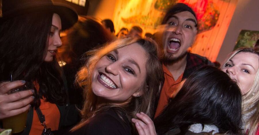 Brussels: Pub Crawl and Nightlife Party Experience - What each of the four stops adds